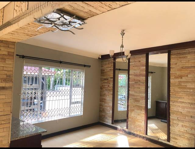 3 BEDROOM FREESTANDING RENTED IN SHERWOOD